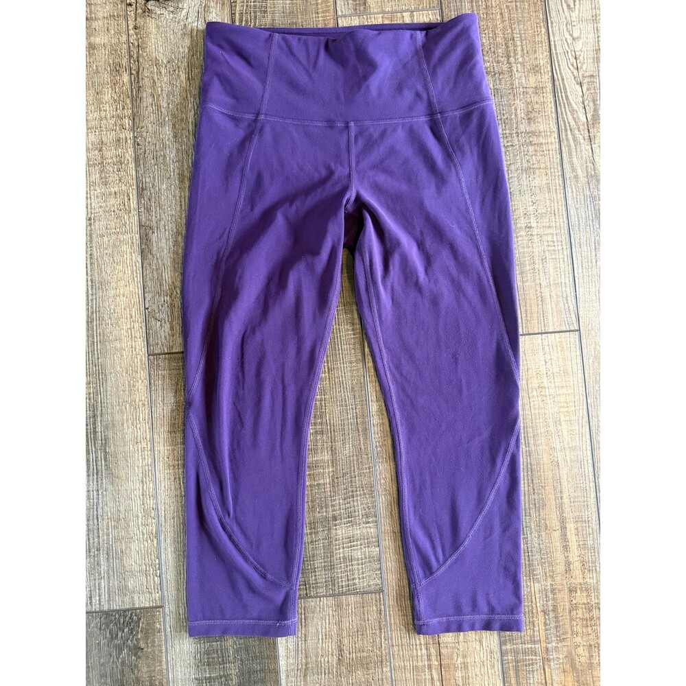 Athleta Salutation Midrise Capri Sz. Small Purple
